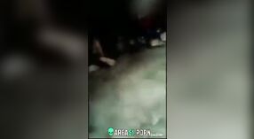 Młody siostrzeniec uprawia seks ze swoją pakistańską ciotką, podczas gdy wujek wyjechał, w desi mms 2 / min 40 sec