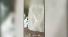 Keponakan muda berhubungan seks dengan bibi Pakistannya saat pamannya pergi, di desi mms 0 min 40 sec