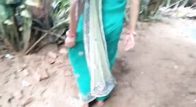 పెద్ద వక్షోజాలతో భారతీయ భాభి యొక్క సేకరణ ఆరుబయట విసిగిపోతుంది 4 మిన్ 20 సెకను