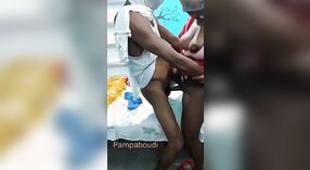 Desi mulher recebe seu bichano martelado por seu marido neste fumegante vídeo 2 minuto 50 SEC