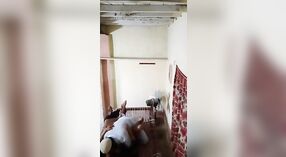 La cámara oculta de Bhabha captura su ardiente sesión de sexo en casa 1 mín. 50 sec