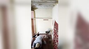 La cámara oculta de Bhabha captura su ardiente sesión de sexo en casa 1 mín. 10 sec