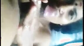 Indisches Dienstmädchen Bangla gibt einen schlampigen blowjob im MMC-video 3 min 00 s