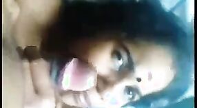 Indisches Dienstmädchen Bangla gibt einen schlampigen blowjob im MMC-video 4 min 20 s