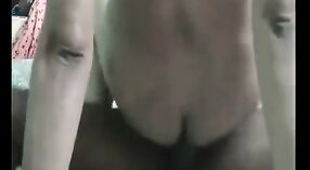 Nitu ottiene una promozione e sesso con il suo capo che trapelato MMS 2 min 10 sec