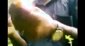 Istri India selingkuh Havta Chhavi turun dan kotor dengan teman sekamarnya dalam video porno desi ini 2 min 50 sec