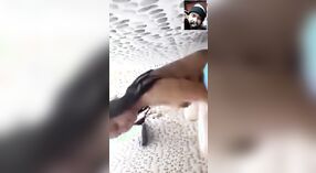 Bekijk een heet Indisch meisje in actie terwijl ze naakt wordt en seks heeft op webcam 5 min 20 sec
