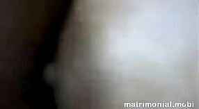 البنغالية هفت الفيديو يتميز بهابي الحصول مارس الجنس أمام خادمها 4 دقيقة 20 ثانية