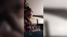 Vidéo de sexe à la maison d'un couple indien profitant d'une action torride 6 minute 20 sec