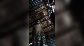 Video amateur muestra un coño sucio en un entorno desnudo 0 mín. 0 sec