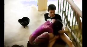 Indisches paar genießt sex im freien und einen befriedigenden blowjob 5 min 00 s