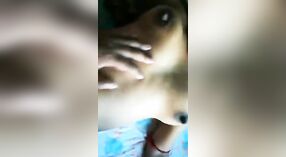 Bengali babe se fait pilonner la chatte dans une vidéo hardcore 0 minute 50 sec