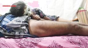 కార్నివాల్ ముసుగులో హాట్ మామ్ ఆమె పుస్సీని పెద్ద నల్ల కాక్ చేత కొట్టబడుతుంది 1 మిన్ 10 సెకను