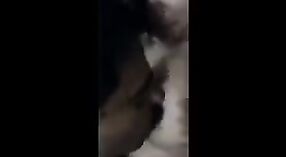 Casal maduro gosta de sexo em casa com Mamas grandes em Vídeo Bengali 5 minuto 20 SEC