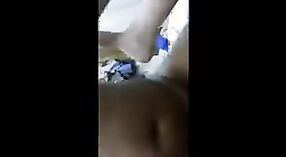 Casal maduro gosta de sexo em casa com Mamas grandes em Vídeo Bengali 5 minuto 50 SEC