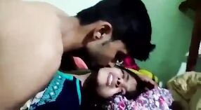 Desi MMS视频功能热夫妇在相机上发生性关系 2 敏 40 sec