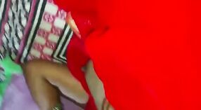 Desi bhabhi ' s moeder laat haar minnaar hem filmen terwijl ze seks heeft met haar harige kutje 0 min 0 sec