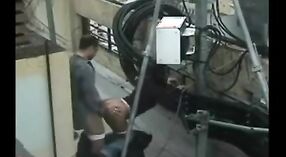 Seks luar ruangan Desi MMC college girl tertangkap kamera tersembunyi 3 min 00 sec