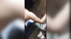 Esposa india hace una mamada sensual en este video de MMC 3 mín. 20 sec