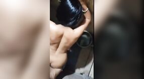 Esposa india hace una mamada sensual en este video de MMC 3 mín. 40 sec