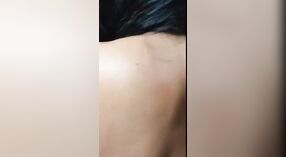 Esposa india hace una mamada sensual en este video de MMC 3 mín. 50 sec