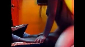 Indisches Mädchen wird im chudai-video ungezogen in Cowgirl-Position 4 min 20 s
