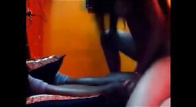 Indisches Mädchen wird im chudai-video ungezogen in Cowgirl-Position 5 min 50 s