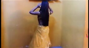 Indisches Mädchen wird im chudai-video ungezogen in Cowgirl-Position 0 min 50 s