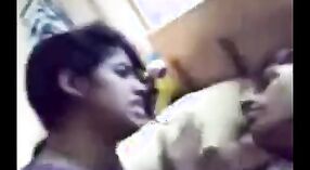 Estudiante universitaria india tiene sexo caliente con su novio 0 mín. 0 sec