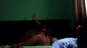 Индийская тетя и парень из колледжа занимаются горячим сексом в этом ХХХ видео! 7 минута 00 сек