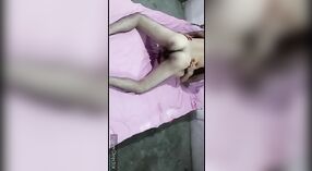 Pecinta Desi XXX mengeksplorasi keinginan mereka di berbagai posisi di depan kamera 3 min 40 sec