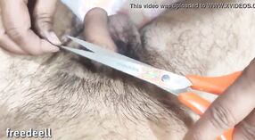 Amateur desi vrouw met grote borsten geeft de penis van haar broer een sensuele Pijpbeurt 2 min 00 sec