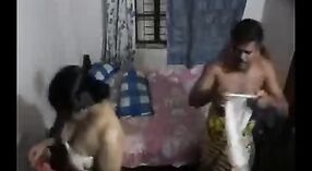 Desi Bhabha lan kanca sakamaré melu porno Bangladesh sing uap 5 min 40 sec