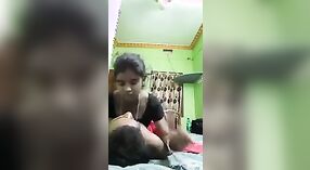 Bengal Desi karısı, bu MMC videosunda erkeğinin horozunda vahşi bir yolculuğun tadını çıkarıyor 0 dakika 0 saniyelik
