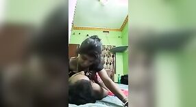 Bengal Desi vrouw enjoys een wild rit op haar man ' s lul in deze MMC video 0 min 40 sec