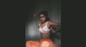 Film MMC telanjang yang menampilkan kecantikan Perawan yang menakjubkan 6 min 20 sec