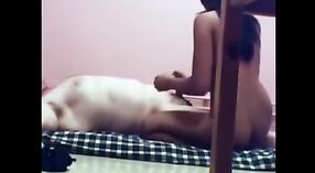Chica universitaria india obtiene su culo apretado golpeado en cámara oculta 0 mín. 0 sec