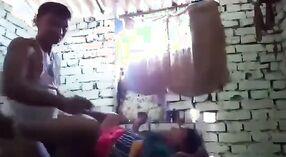 印度的性爱视频，村庄的狗狗风格和传教士 1 敏 40 sec