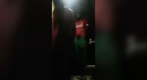 Video de sexo casero con una pareja Desi que se entrega al sexo oral y penetrante apasionado 4 mín. 20 sec