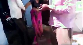 Indiano bhabhi Devar prende sedotto in questo xxx video durante Holi 0 min 0 sec