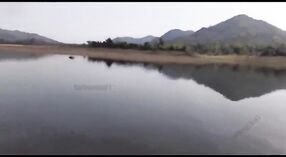 hillbilly-Liebhaber haben Sex im Freien am Flussufer in durchgesickertem MMS-Video 0 min 50 s
