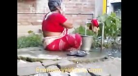 Un voisin surprend un bhabhi indien en flagrant délit sur une caméra cachée 1 minute 10 sec