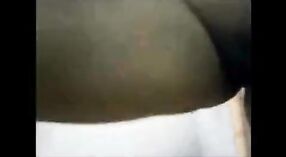 भारतीय चाची बड़े स्तन के साथ उसे युवा पड़ोसी में इस गर्म वीडियो 3 मिन 20 एसईसी