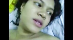 Ấn độ đại học cô gái với một chật cơ thể được xuống và dơ bẩn với cô ấy giáo viên 1 tối thiểu 50 sn