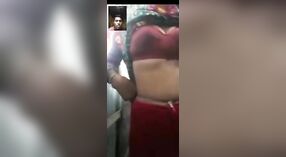 Bangla Desi kaendahan nuduhake mati dheweke amba alam susu ing video selfie 2 min 30 sec