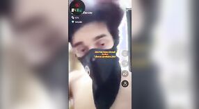 Desi couple ' s eerste livecam show met stomende telefoon seks 6 min 50 sec
