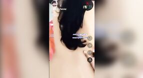 Desi couple ' s eerste livecam show met stomende telefoon seks 0 min 50 sec