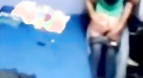তেলুগু খোকামনি এনআরআইকে ব্লজব দেয় এবং কলেজের পরে তার সাদা প্রেমিকের সাথে যৌন মিলন করে 0 মিন 0 সেকেন্ড