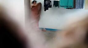 Bhabhi India Selatan telanjang dan disetubuhi di kamera tersembunyi 2 min 20 sec
