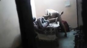 Indiano bhabhi prende giù e sporco in questo nascosto camma porno video 3 min 20 sec